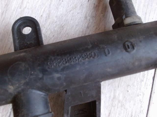 bontott PEUGEOT 206 Porlasztó Sor / Híd