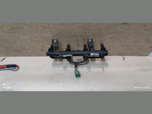 bontott PEUGEOT 206 Porlasztó Sor / Híd