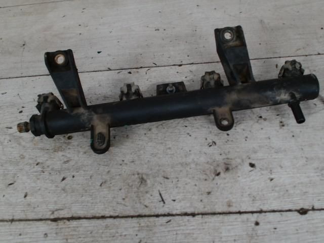 bontott PEUGEOT 206 Porlasztó Sor / Híd