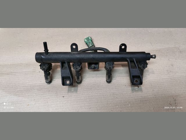 bontott PEUGEOT 206 Porlasztó Sor / Híd