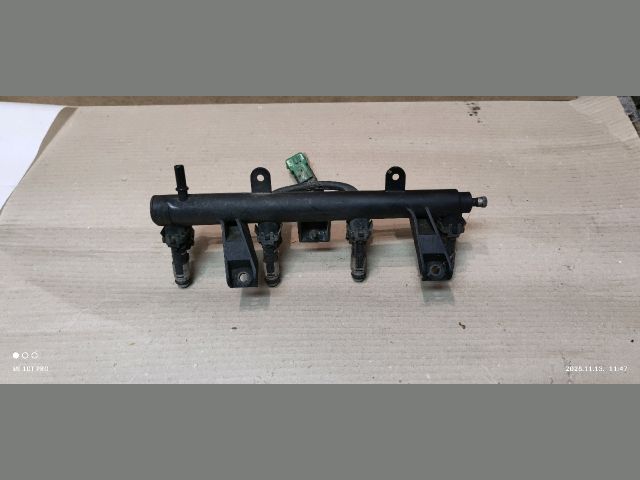 bontott PEUGEOT 206 Porlasztó Sor / Híd