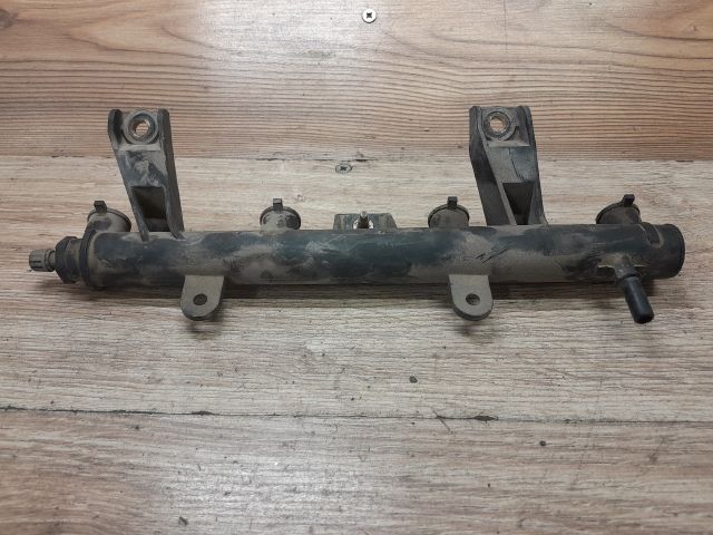 bontott PEUGEOT 206 Porlasztó Sor / Híd