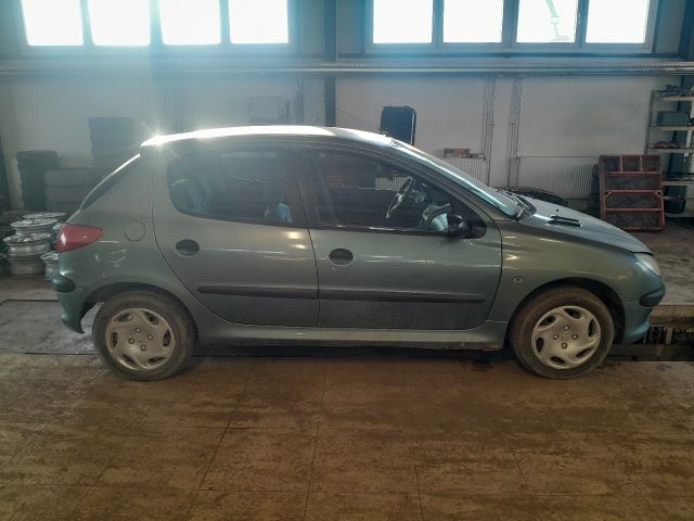 bontott PEUGEOT 206 Porlasztó Sor / Híd