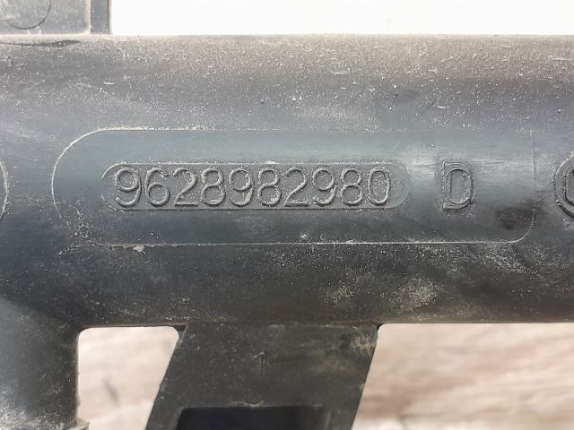 bontott PEUGEOT 206 Porlasztó Sor / Híd