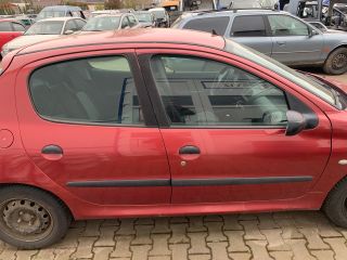 bontott PEUGEOT 206 Vízhűtő Radiátor (Klímás)