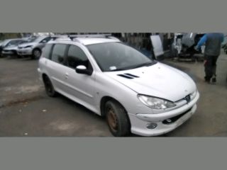 bontott PEUGEOT 206 Jobb első Csonkállvány Kerékaggyal