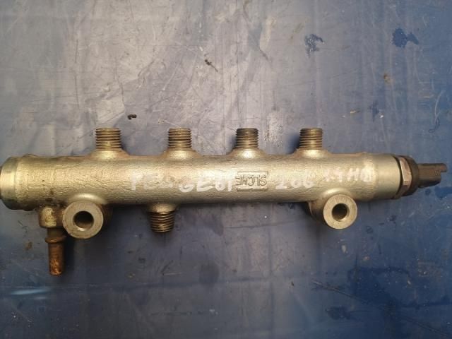 bontott PEUGEOT 206 Közösnyomócső