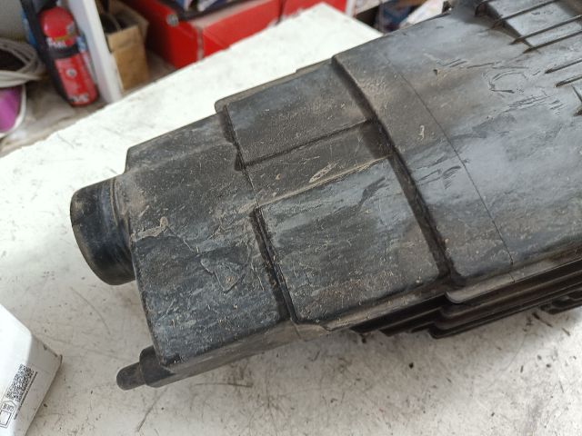 bontott PEUGEOT 206 Légszűrő Ház