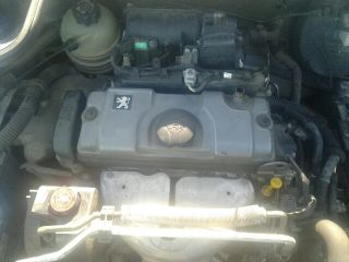 bontott PEUGEOT 206 Motor (Fűzött blokk hengerfejjel)