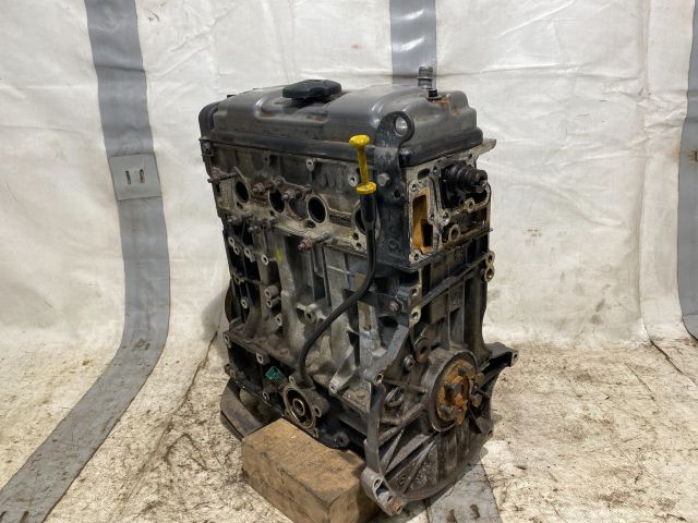 bontott PEUGEOT 206 Motor (Fűzött blokk hengerfejjel)