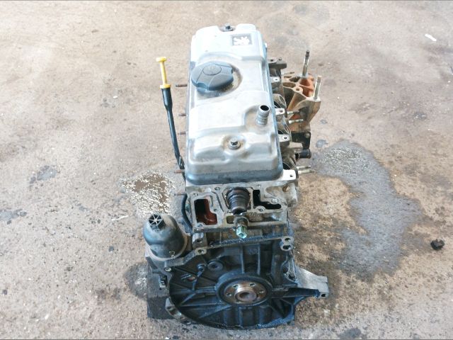 bontott PEUGEOT 206 Motor (Fűzött blokk hengerfejjel)