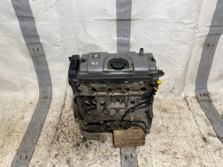 bontott PEUGEOT 206 Motor (Fűzött blokk hengerfejjel)