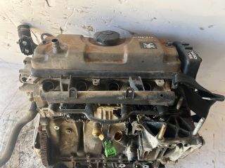 bontott PEUGEOT 206 Motor (Fűzött blokk hengerfejjel)