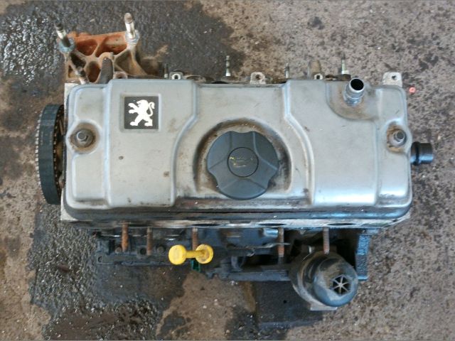 bontott PEUGEOT 206 Motor (Fűzött blokk hengerfejjel)