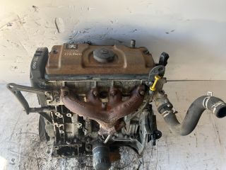 bontott PEUGEOT 206 Motor (Fűzött blokk hengerfejjel)