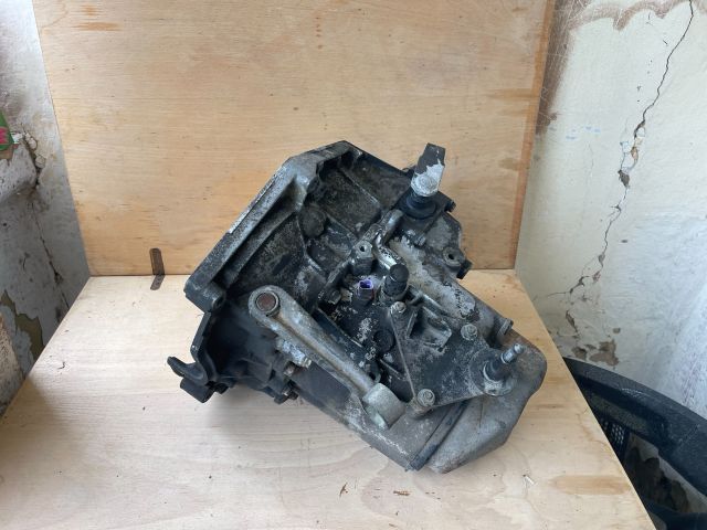 bontott PEUGEOT 206 Váltó (Mechanikus)