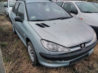 bontott PEUGEOT 206 Vízhűtő Radiátor (Klímás)