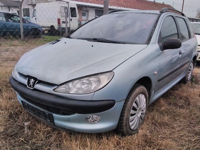 bontott PEUGEOT 206 Vízhűtő Radiátor (Klímás)