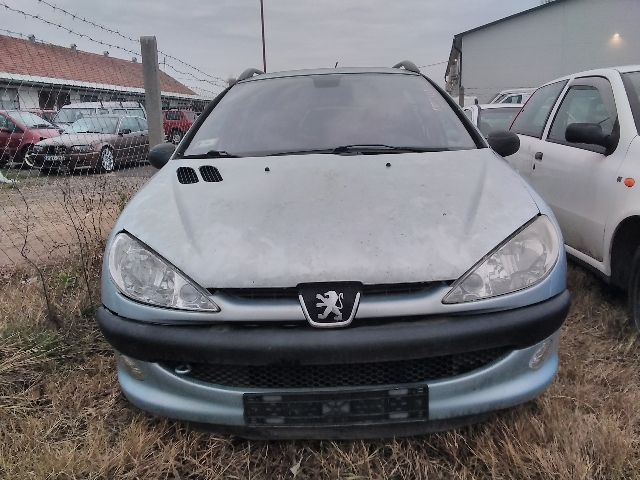 bontott PEUGEOT 206 Vízhűtő Radiátor (Klímás)