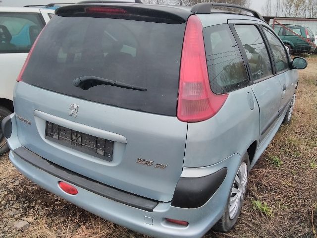 bontott PEUGEOT 206 Vízhűtő Radiátor (Klímás)