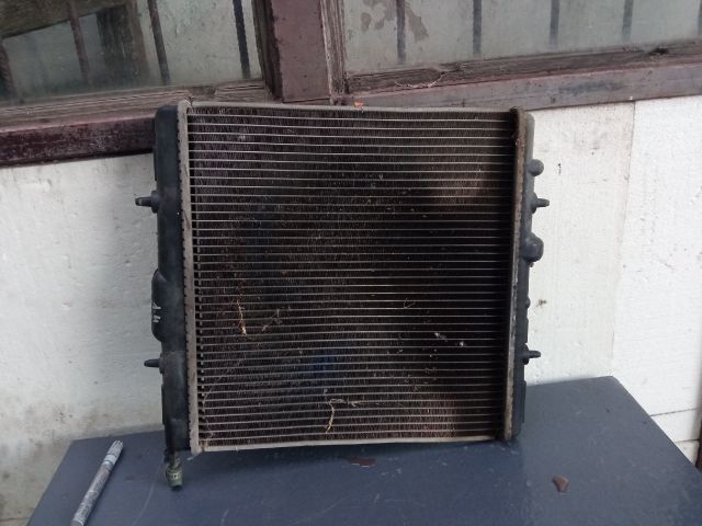 bontott PEUGEOT 206 Vízhűtő Radiátor (Nem klímás)