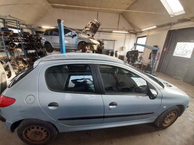 bontott PEUGEOT 206 Első Bölcső