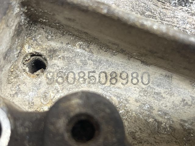 bontott PEUGEOT 206 Első Főtengely Szimmeringház