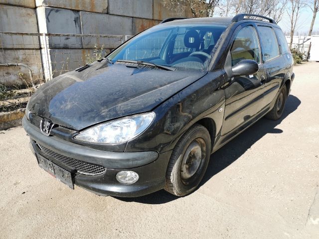 bontott PEUGEOT 206 Motor (Fűzött blokk hengerfejjel)