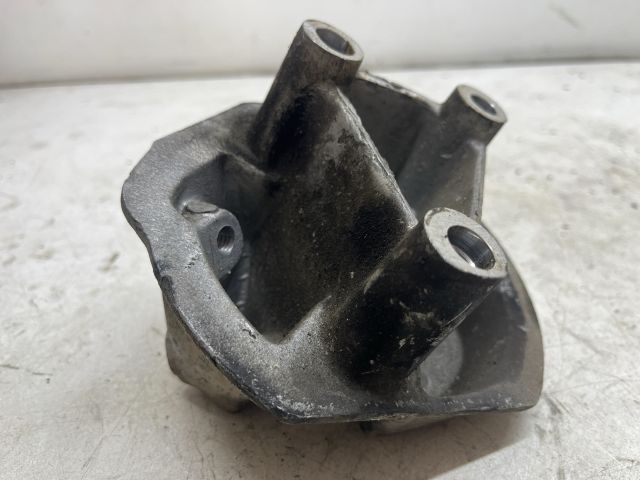 bontott PEUGEOT 206 Motor Tartó Bak (Fém)