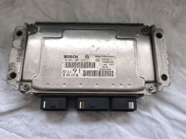bontott PEUGEOT 206 Motorvezérlő