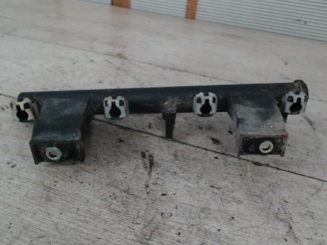 bontott PEUGEOT 206 Porlasztó Sor / Híd