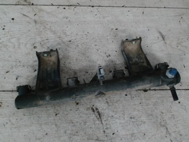 bontott PEUGEOT 206 Porlasztó Sor / Híd