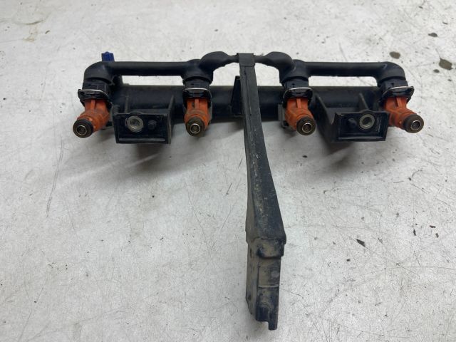 bontott PEUGEOT 206 Porlasztó Sor / Híd