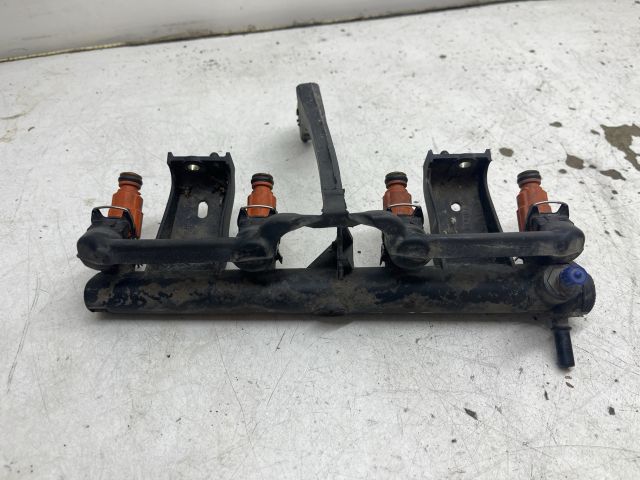 bontott PEUGEOT 206 Porlasztó Sor / Híd