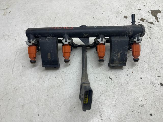 bontott PEUGEOT 206 Porlasztó Sor / Híd