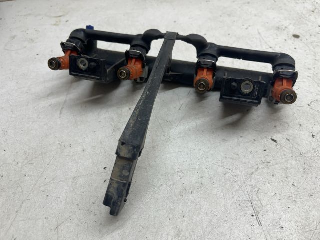 bontott PEUGEOT 206 Porlasztó Sor / Híd