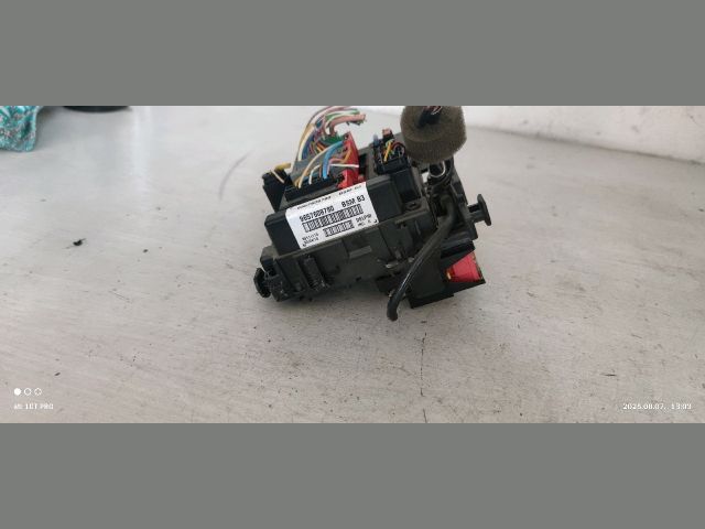 bontott PEUGEOT 206 Biztosítéktábla Motortér