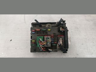 bontott PEUGEOT 206 Biztosítéktábla Motortér