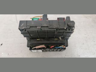 bontott PEUGEOT 206 Biztosítéktábla Motortér