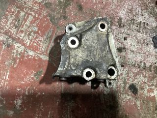 bontott PEUGEOT 206 Motor Tartó Bak (Fém)