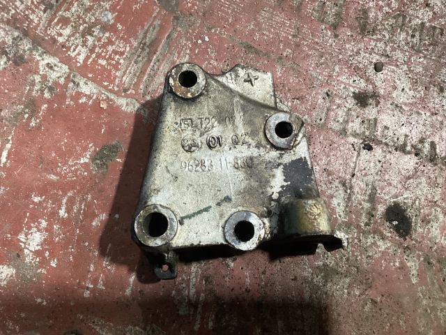 bontott PEUGEOT 206 Motor Tartó Bak (Fém)