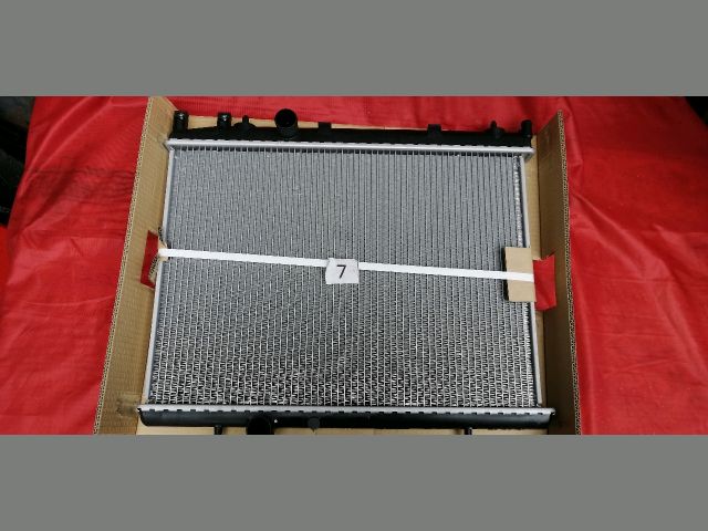 bontott PEUGEOT 206 Vízhűtő Radiátor (Klímás)