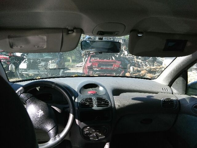 bontott PEUGEOT 206 Bal első Csonkállvány Kerékaggyal