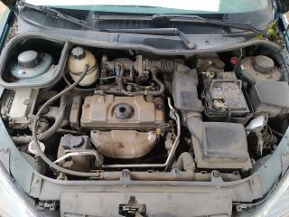 bontott PEUGEOT 206 Motor (Fűzött blokk hengerfejjel)