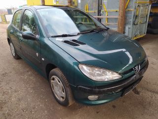 bontott PEUGEOT 206 Motor (Fűzött blokk hengerfejjel)