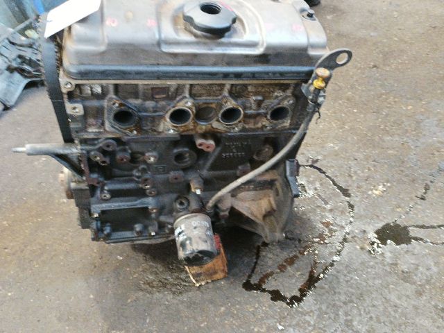 bontott PEUGEOT 206 Motor (Fűzött blokk hengerfejjel)