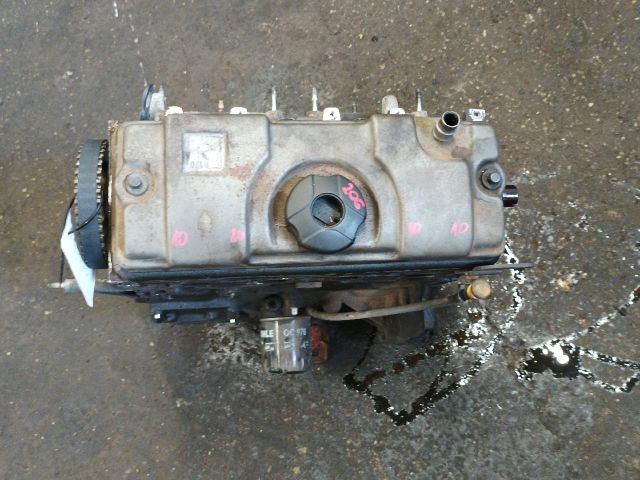 bontott PEUGEOT 206 Motor (Fűzött blokk hengerfejjel)