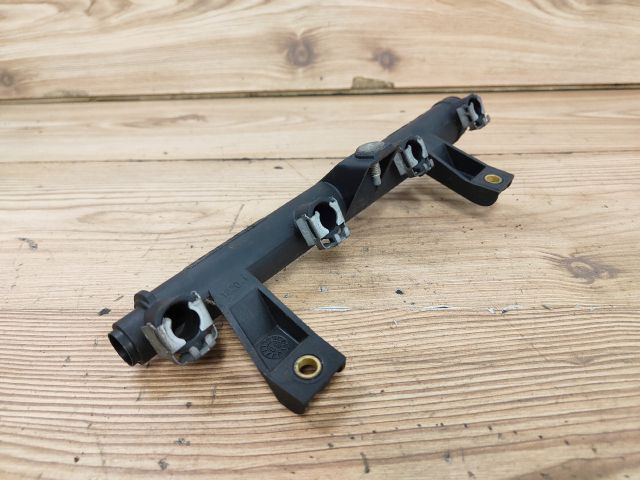 bontott PEUGEOT 206 Porlasztó Sor / Híd