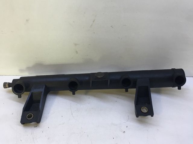 bontott PEUGEOT 206 Porlasztó Sor / Híd