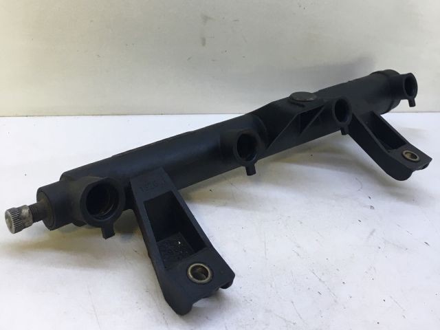 bontott PEUGEOT 206 Porlasztó Sor / Híd